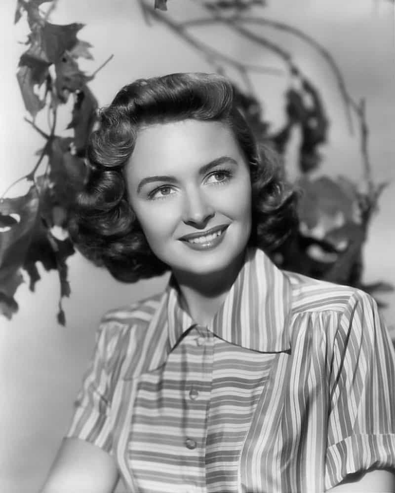 <p>The Oscar-winning actress was an absolute bombshell, even after she became America's favorite housewife on 'The Donna Reed Show'! Her exceptional career spanned four decades, launched with her role in the 1946 classic 'It's a Wonderful Life.'</p>