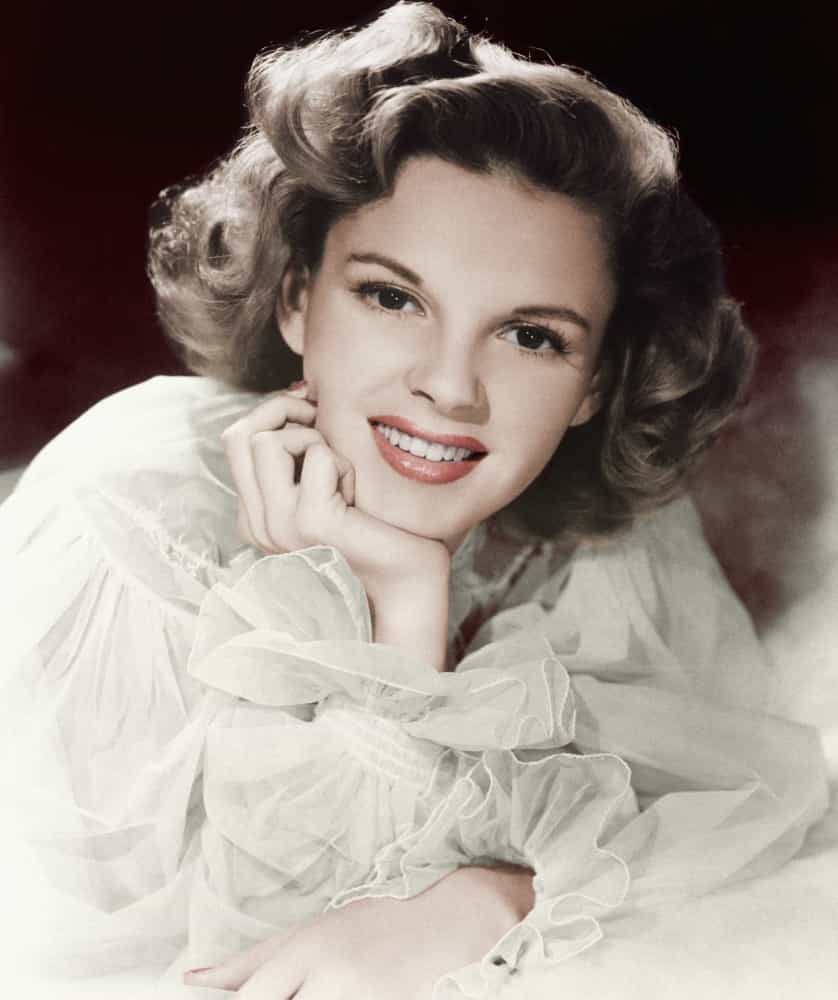 <p>Judy Garland is best known for her timeless performance as Dorothy in 'The Wizard of Oz' (1939). Her unique beauty and captivating eyes made a strong impression on audiences throughout her short life.</p>