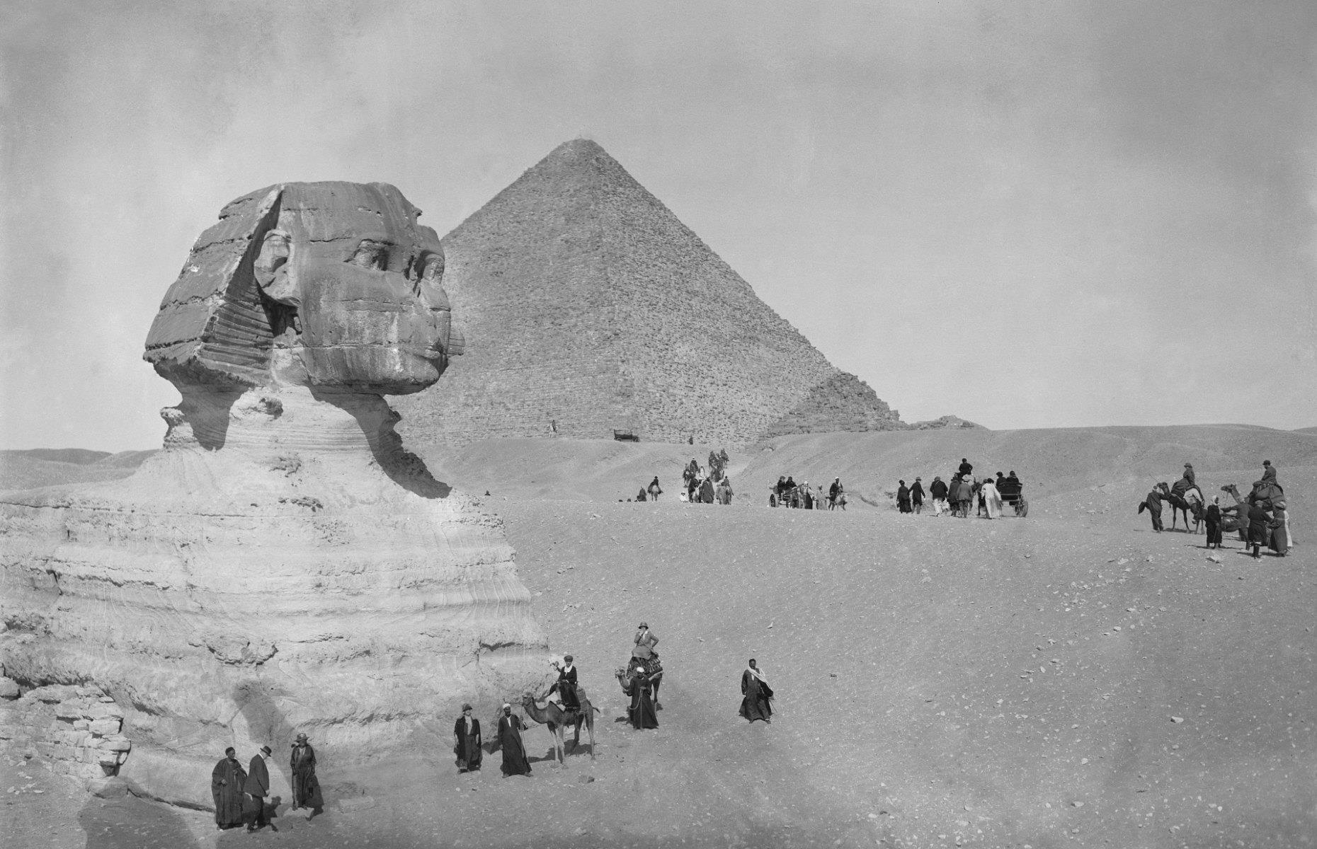 Cruise travel was booming in the 1920s, allowing the world’s wealthy elite to access far-flung destinations for the first time. And Egypt, with its many ancient attractions, quickly became popular. Pictured here, a group of American tourists pose with the Great Sphinx of Giza in 1923. This enormous limestone sculpture, measuring 66-feet (20m) tall and 240-feet (73m) long, was built some 4,500 years ago during the reign of Pharaoh Khafre.