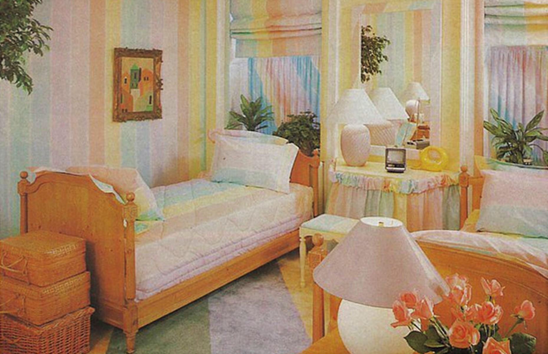 Step Back In Time With These 30 Retro Bedrooms Designs