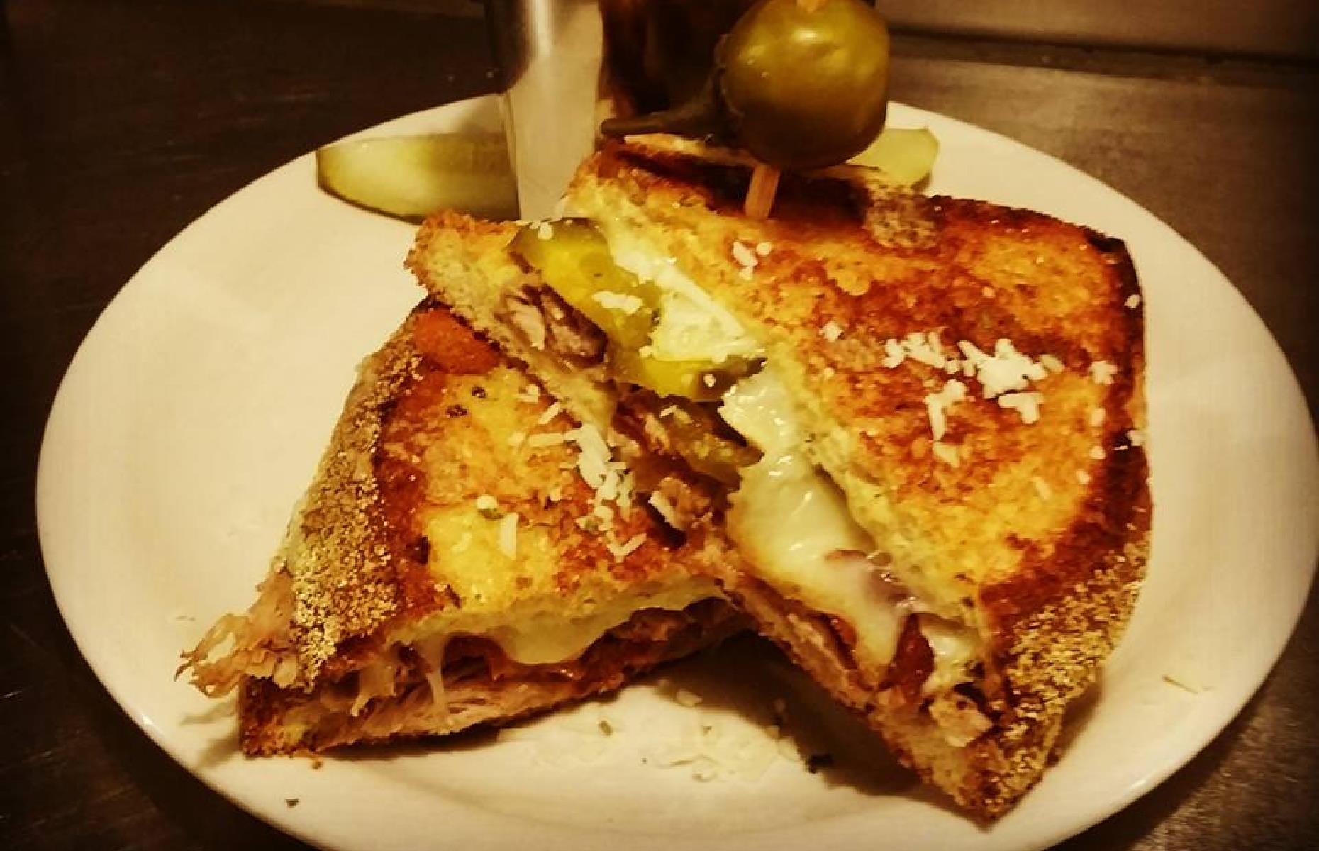 Your State's Most Decadent Grilled Cheese, Reviewed