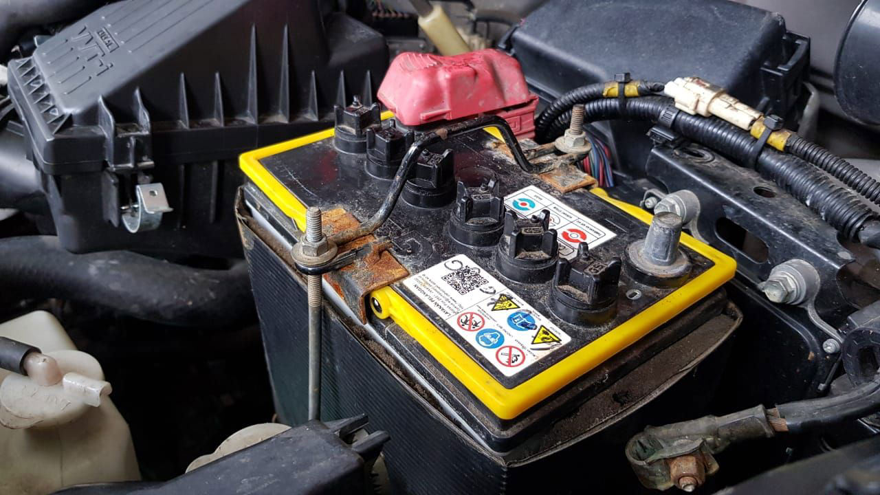 Seperti Inilah Cara Yang Benar Mencabut Kabel Aki Mobil Yang Jarang Dipakai