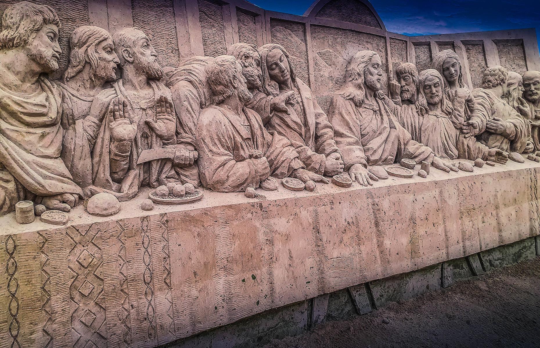 This detailed biblical scene portraying Jesus' last supper was created as part of Rügen’s 2020 Sand Sculpture Festival. It was one of many incredible motifs at the event that had a theme of the Bible. Noah’s Ark and Jesus carrying the cross were also part of the stirring sand sculpture display. The island’s annual festival usually attracts around 200,000 visitors every year.