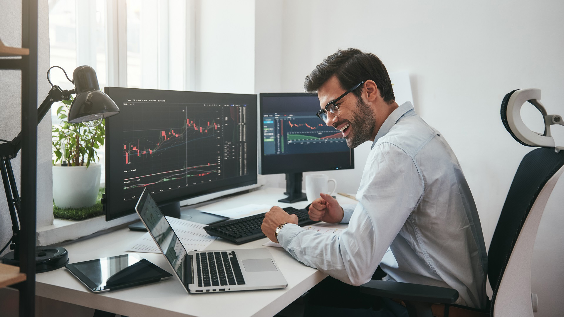 14 Best Day Trading Stocks To Buy for 2023