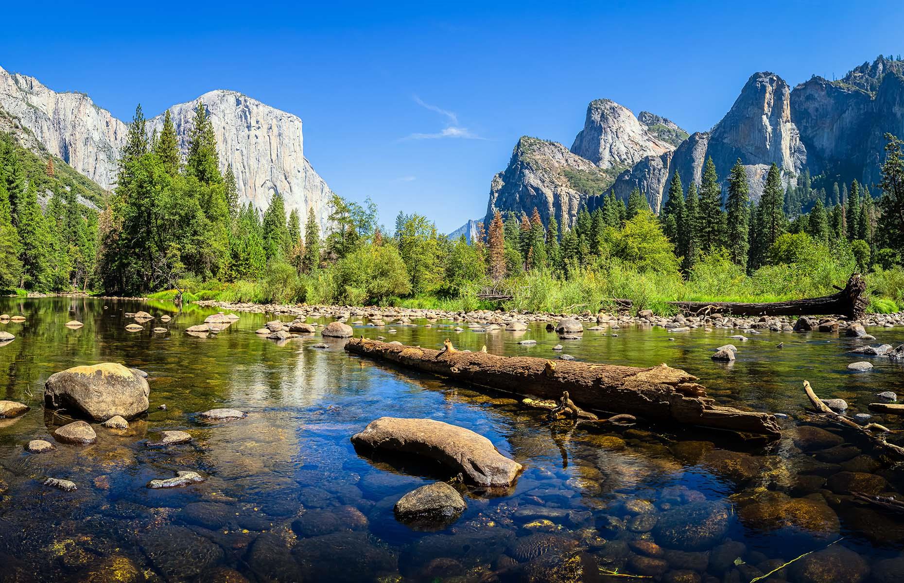 <p>Famed for its awe-inspiring vistas, cliffs and lush forests, Yosemite National Park is full of big-hitter attractions, but there's nothing quite like Yosemite Valley. Seen here from the Tunnel View viewpoint, you can really appreciate the jaw-dropping landscape in all its splendour.</p>  <p><a href="https://www.loveexploring.com/galleries/107668/historic-photos-of-americas-national-parks?page=1"><strong>Take a look at historic photos of America's national parks</strong></a></p>