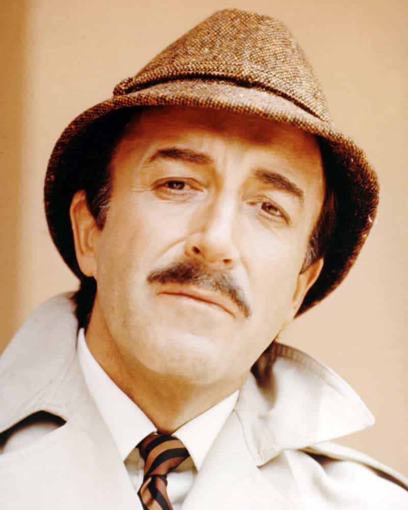 <p>Peter Sellers is het meest bekend van zijn rol als Inspector Clouseau in de serie en film 'The Pink Panther'. Hij leed al geruime tijd aan hartfalen en in 1980 overleed hij aan een hartstilstand op 54-jarige leeftijd.</p>
