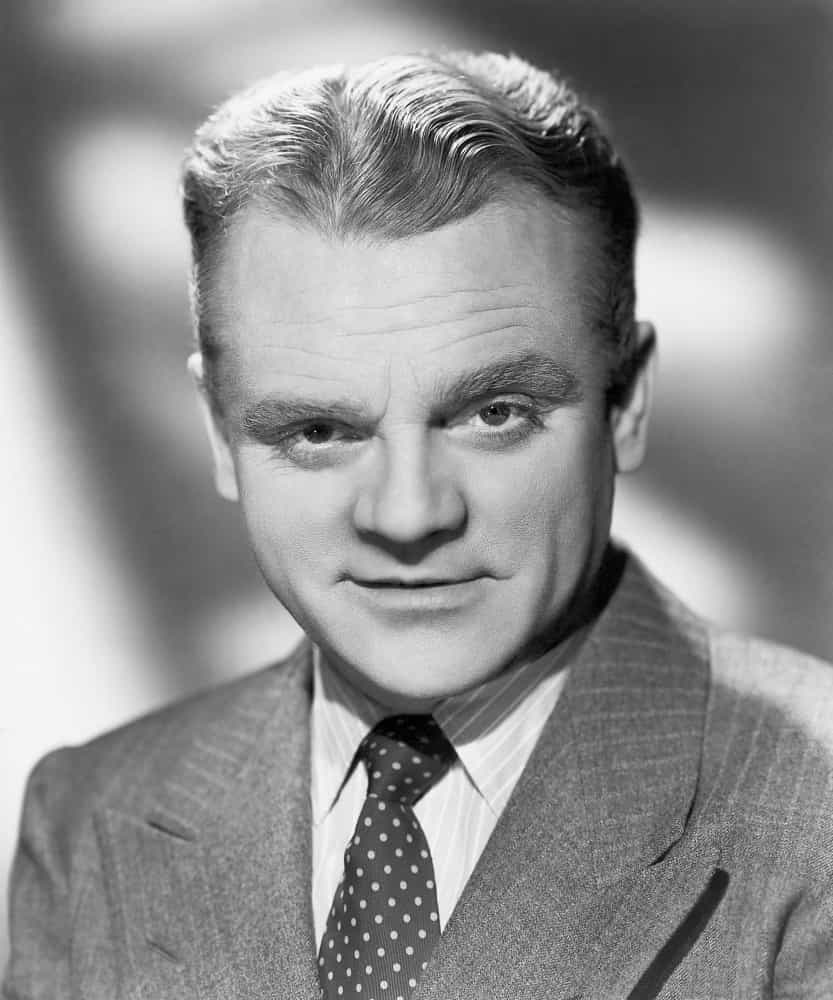 <p>James Cagney is een van de grootste Hollywood filmsterren aller tijden. Hij leefde gezond en sportte veel, maar <a href="https://nl.starsinsider.com/gezondheid/435749/kun-je-overlijden-aan-een-gebroken-hart" rel="noopener">overleed</a> uiteindelijk op 86-jarige leeftijd aan de gevolgen van een hartstilstand. </p>