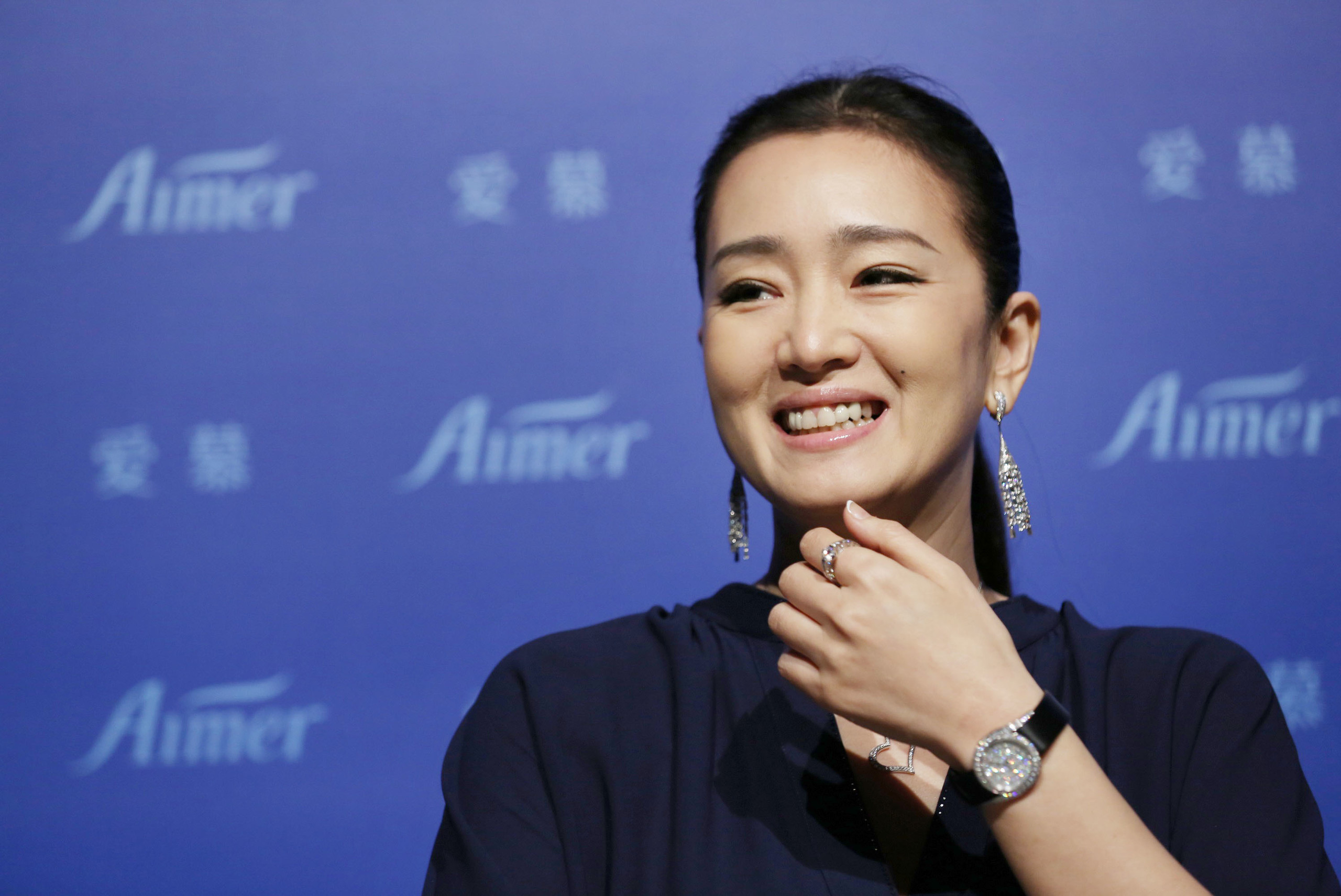 Gong Li, a legendary actress in the Chinese film industry, has a very ...