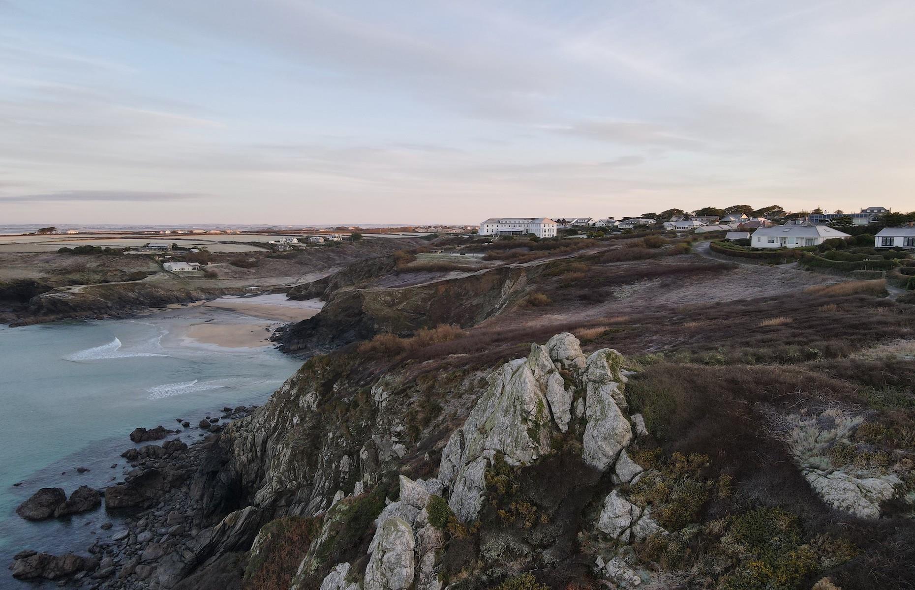 25 Extraordinary Clifftop Hotels In America And Across The World