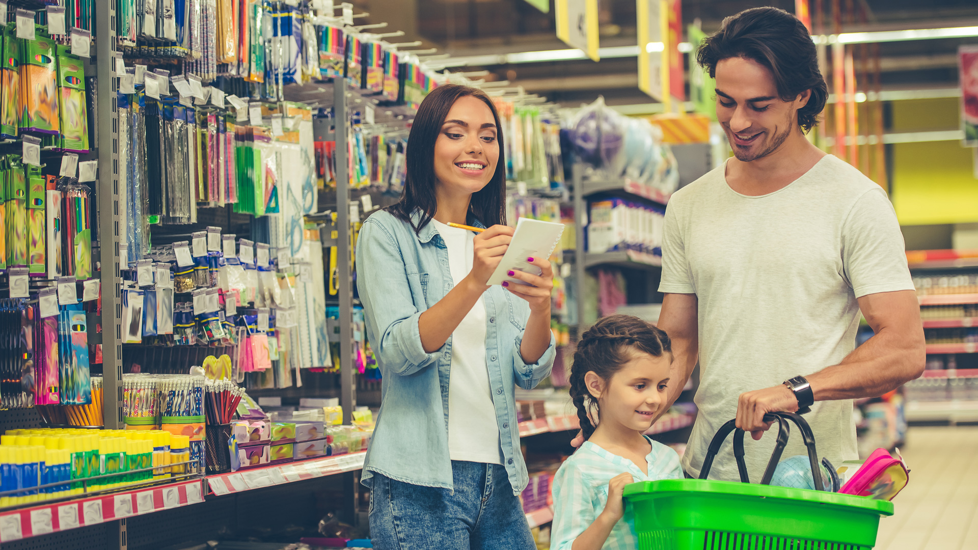 Shop shopping school. Супермаркет для мамы одежда. Израильские потребители. Защитил в супермаркете маму. School shop.