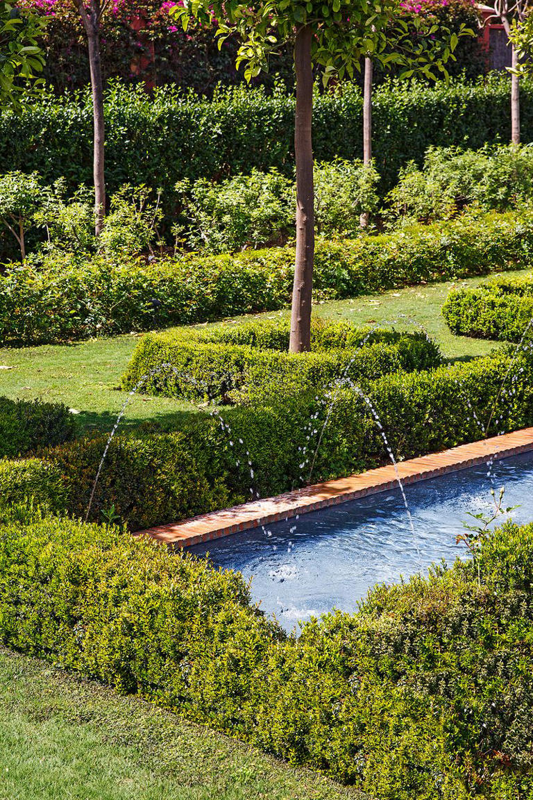 Cómo decorar un jardín de diseño: 97 ideas para inspirarte, image size:768x1152