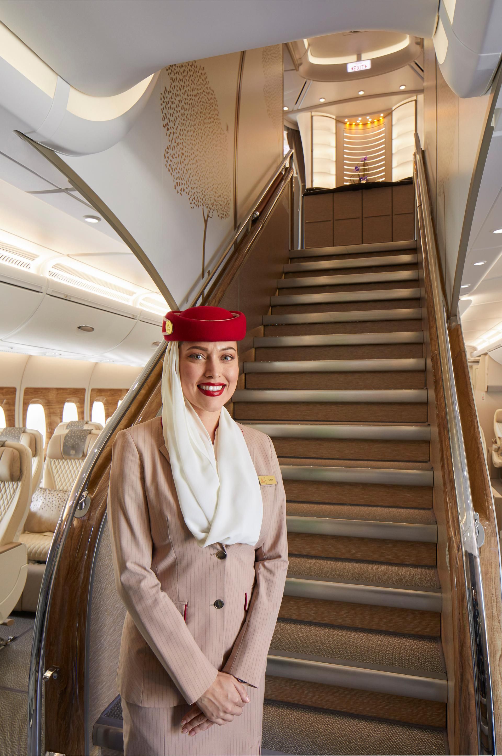 Сайт эмиратские авиалинии. Дубай Эмирейтс бизнес. А380 Эмирейтс. A380 Emirates. Emirates a800.