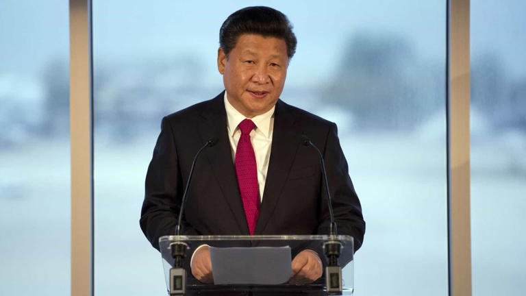 O Presidente chinês, Xi Jinping, defendeu hoje que o Partido Comunista Chinês (PCC) é agora o "porta-estandarte" do movimento socialista global e "deve aprender a autocorrigir-se constantemente", para evitar o destino da União Soviética.