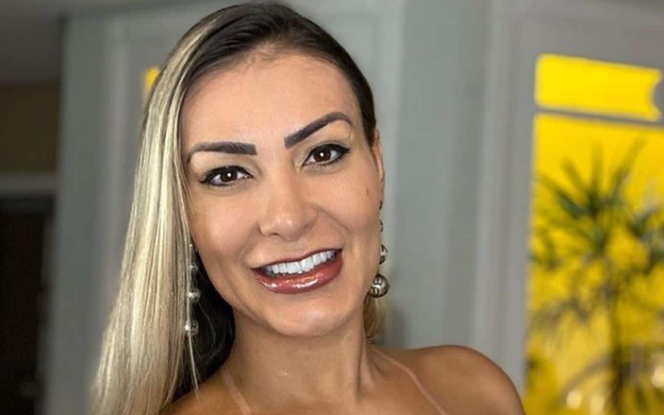 Andressa Urach agradece a Deus por faturar com conteúdos adultos