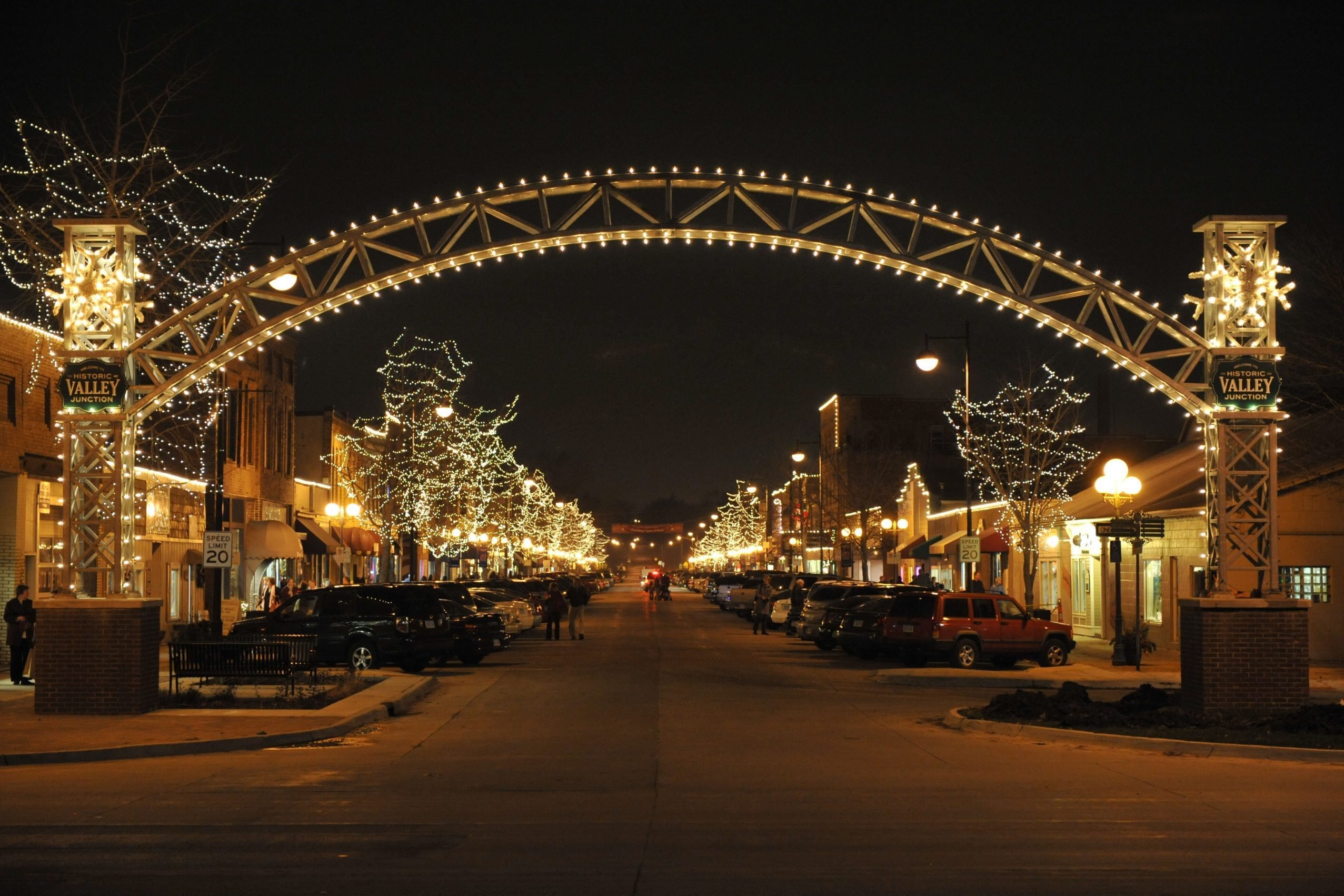 <p><strong>Best for:</strong> A Midwestern getaway</p> <p>Is this holiday heaven? No, it's Iowa! One of the best of the state's many small-town Christmas celebrations happens in the thriving, quaint village of Valley Junction. For four Thursday evenings during the season, the historic railroad town in the West Des Moines area celebrates with Jingle in the Junction. The streets are lined with over 125,000 twinkling lights, and visitors can enjoy horse-drawn carriage rides, Santa, and caroling. Shop for gifts in the 150 unique stores, antique shops, and other businesses downtown. It'll make you feel as if you're back in your own hometown.</p> <p>For a touch of upscale luxury to your down-home visit to Valley Junction, stay a few minutes up the road in the heart of Des Moines at the gorgeous, historic Des Lux Hotel. With its affordable rates, along with in-room fireplaces and whirlpool tubs, you'll want to spend the holidays in the Midwest more often.</p> <p class="listicle-page__cta-button-shop"><a class="shop-btn" href="https://www.tripadvisor.com/Hotel_Review-g37835-d262762-Reviews-Des_Lux_Hotel-Des_Moines_Iowa.html">Book Now</a></p>