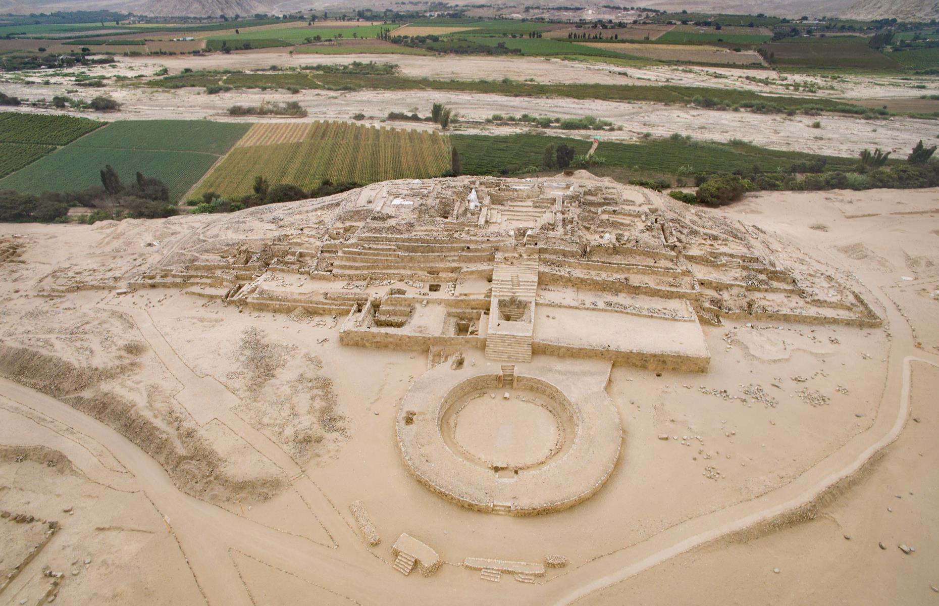 In the south ancient. Город Караль в Перу. Священный город Караль-супе. Цивилизация Караль. Культура Норте-Чико.