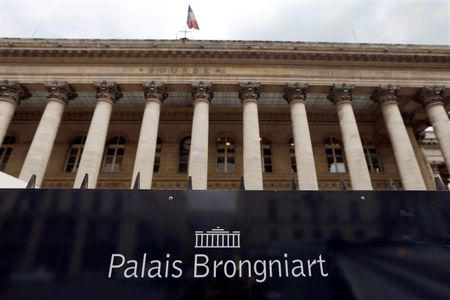France stocks higher at close of trade; CAC 40 up 0.11%