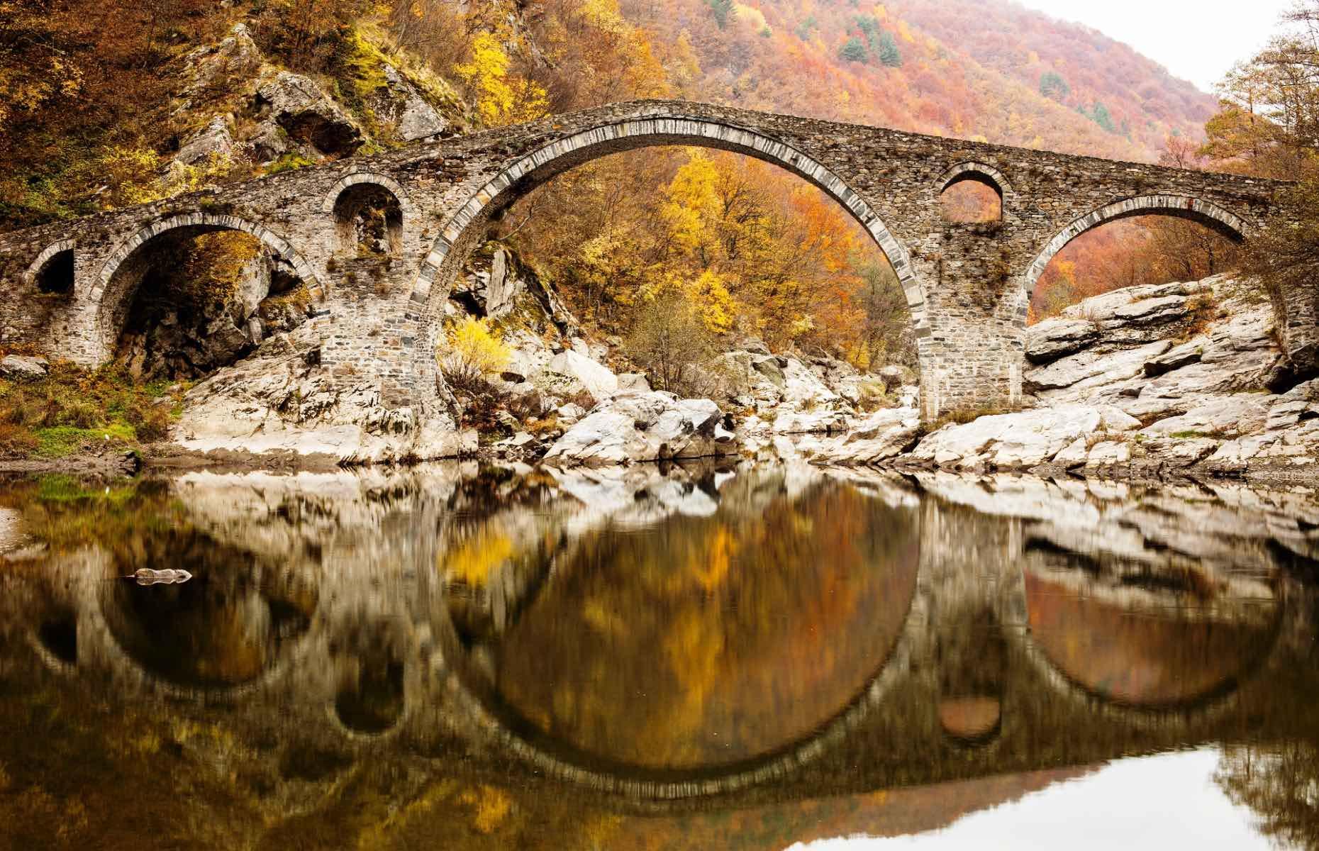 30 Iconic Bridges In The US And Beyond