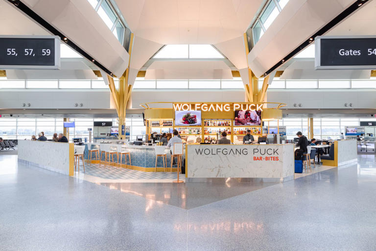 A Traveler’s Guide to Restaurants at Reagan National Airport (DCA)