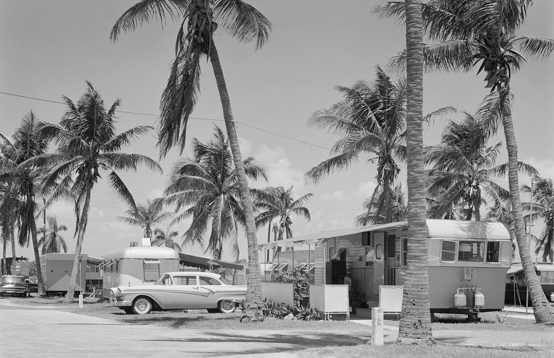 By the 1940s, self-catering vacation cottages and chalets close to the seaside, and often a stone’s throw from major highways, were a frequent sight too. Most parks would also have plenty of space for trailers and RVs. Pictured here is a trailer camp on Florida's Gulf Coast around 1950.