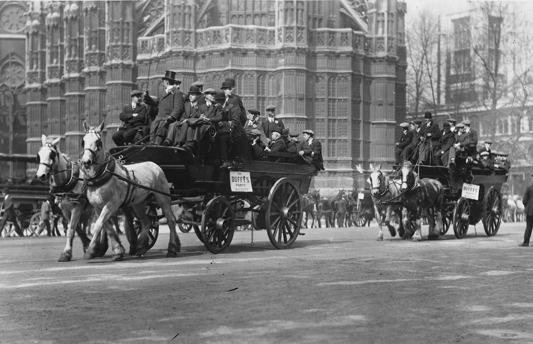 The city already had lots of sights to see, from Piccadilly Circus and Buckingham Palace to the Houses of Parliament and the Tower of London, so day trips taking in top attractions took off very early on. Sightseeing tours like this one in 1912 on an open-top carriage passing by Westminster Abbey, ran from almost every mainline city terminus, including Paddington and Waterloo. Much like the London sightseeing buses of today, tours looped around the city's most famous locations.