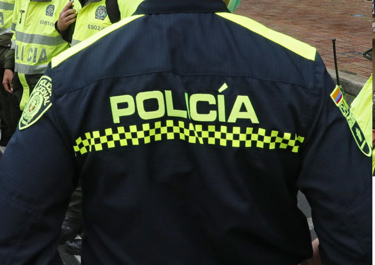 Desde $100.000, así de fácil acceden los delincuentes a uniformes de la  Policía para suplantar y atracar a las personas