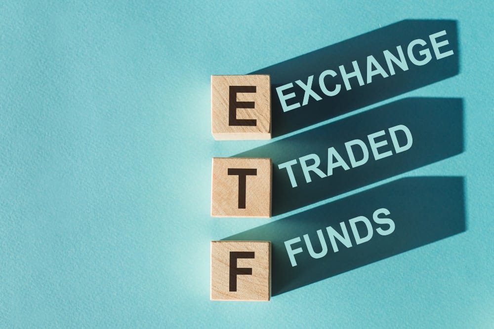 the best way to invest in stocks without any experience? start with this etf