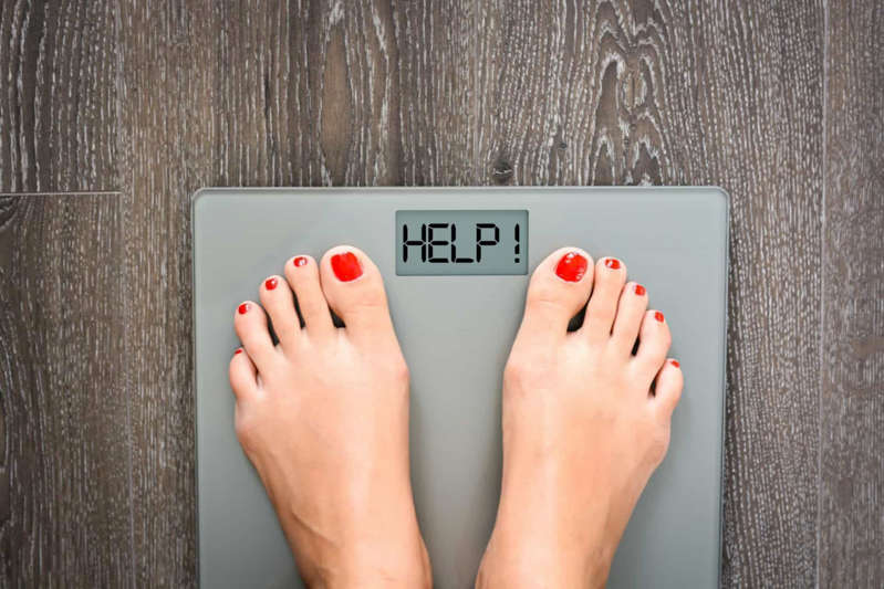 Keeping your weight in check can be challenging, as there are a number of ways you can put on the pounds. You can add to the scales by increasing muscle mass, by increasing water and glycogen levels in cells, or most commonly, by putting on fat. We all know that, in order to achieve and keep a healthy weight, we should eat a balanced diet and exercise. But sometimes we seem to be doing everything right and yet, the scale doesn't move, or worse—it moves in the opposite direction. All of a sudden, we're gaining weight and the worst thing is that we don't know why!There is more to gaining weight than simply consuming more calories than you spend. Our bodies are not an exact science, and we surely have to take into consideration many other factors. For example, it's well known that metabolism and hormones also play a key role in weight regulation. Indeed, there are many subtle things that can contribute to weight gain. Some of these things are more evident to us, while some others we might not even be aware of. Did you know that where you live or the cleanliness of your house can influence your weight? Or how about your job or how fast you eat being able to impact your waistline?  Like these, there are many other unlikely ways we can gain weight, without even realizing how or why. But the good news is that we've done some research for you, and in this gallery you'll find some valuable information on the most subtle and obscure factors that might be affecting your weight.If you're putting on weight and can't quite figure out why, then you'll probably find the answer in this gallery. Click on and see if any of these apply to you.