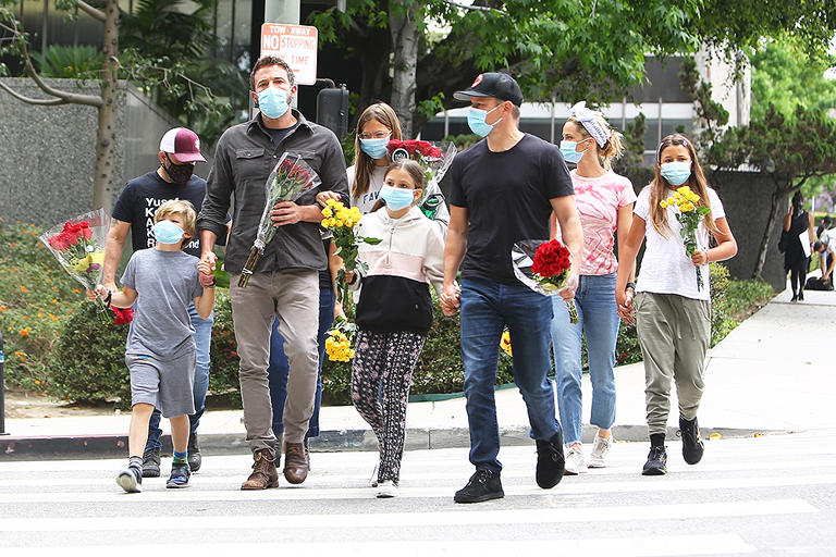 Ben Affleck reunited with close friend Matt Damon to pay tribute to Breonna Taylor, a killed African American EMT worker, on what would have been her 27th birthday. Ben was joined by kids, Seraphina and Samuel as the group made their way through downtown Los Angeles.