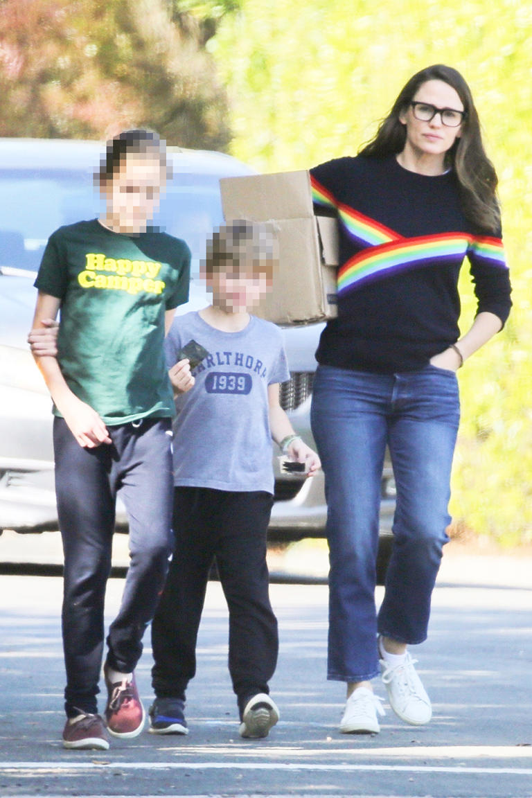 Jennifer Garner, wearing a rainbow stripe top, was spotted at the Brentwood Farmer’s Market with her kids Samuel and Seraphina. The group stepped out amidst the nationwide quarantine to stock up on some healthy oranges, and the trio looked happy to step out for some fresh air. 