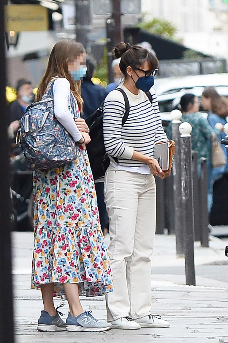 Jennifer Garner and her daughter Violet Affleck looks chic arriving in Paris, France on July 1, 2021. Clearly, Violet — who is only 15 here — inherited Ben Affleck’s genes when it came to the height department.