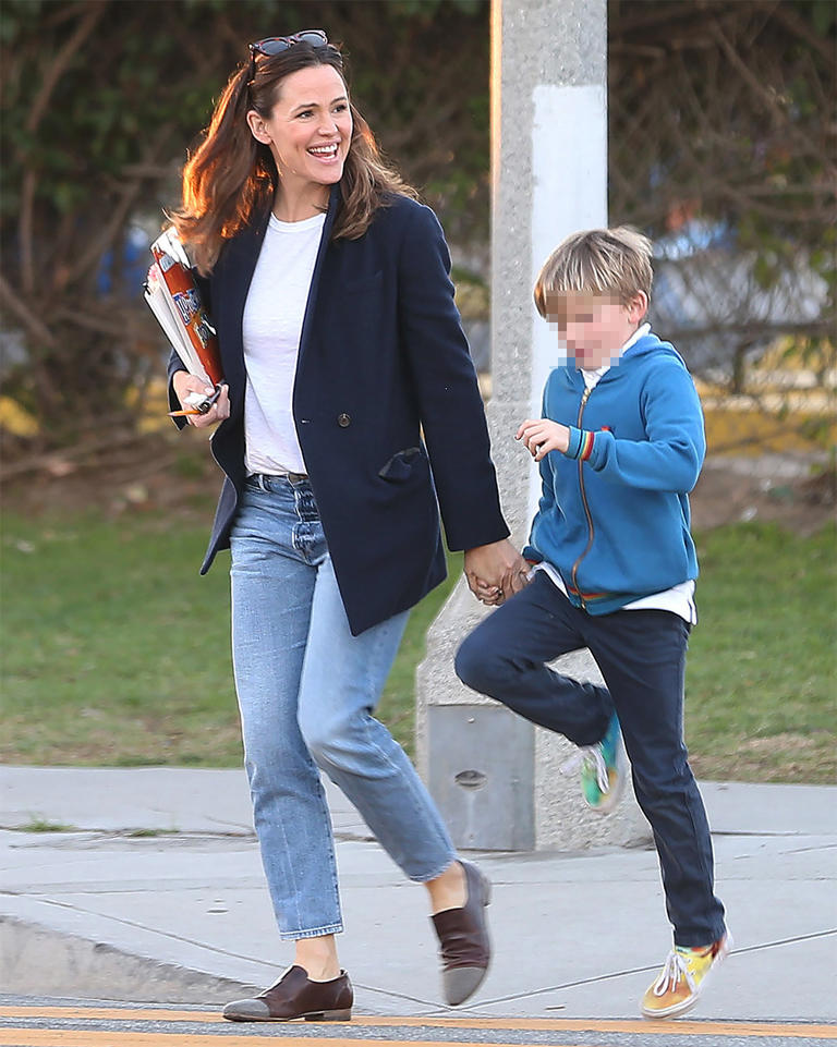 Jennifer Garner and son Samuel Affleck have a blast while out together in Los Angeles. The two were spotted out and about in Brentwood on Jan. 6, 2019.
