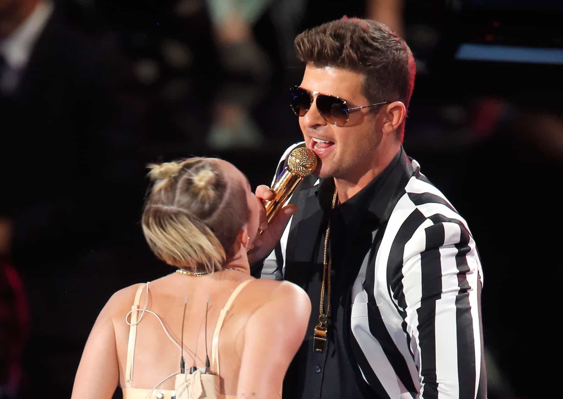 Robin thicke. Miley Cyrus Robin Thicke.