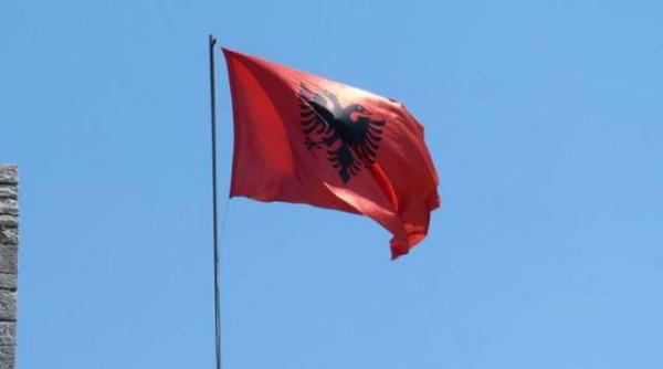 η αλβανία είδε τον πληθυσμό της να μειώνεται κατά 420.000 κατοίκους σε 13 χρόνια