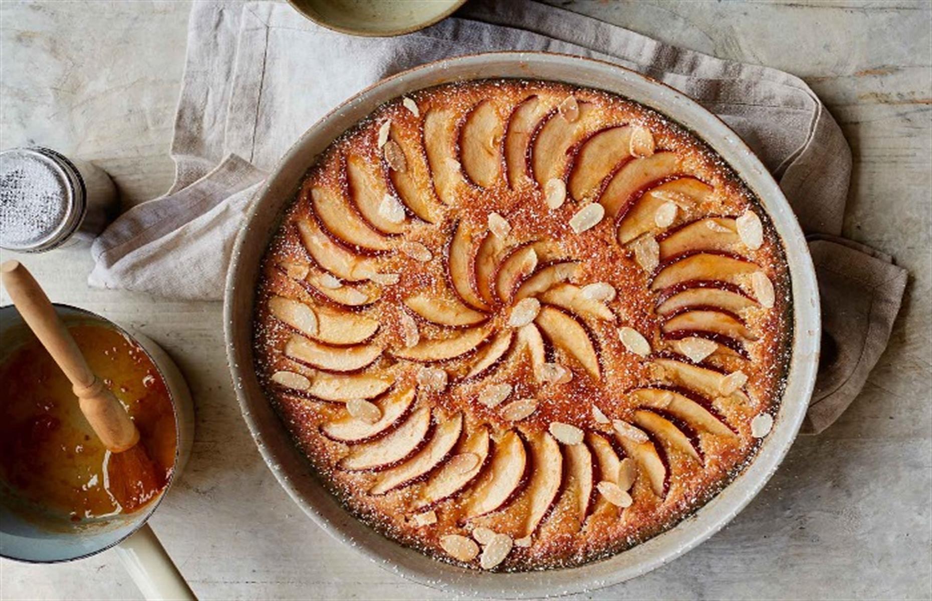 Булочки с грушей. Франжипан пирог. Тарт с грушей и франжипаном. Грушевый пирог из песочного теста с франжипаном. Франжипан это в кулинарии.