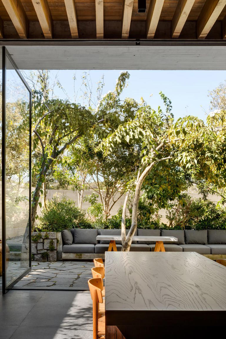 Cómo decorar un jardín de diseño: 97 ideas para inspirarte, image size:768x1152