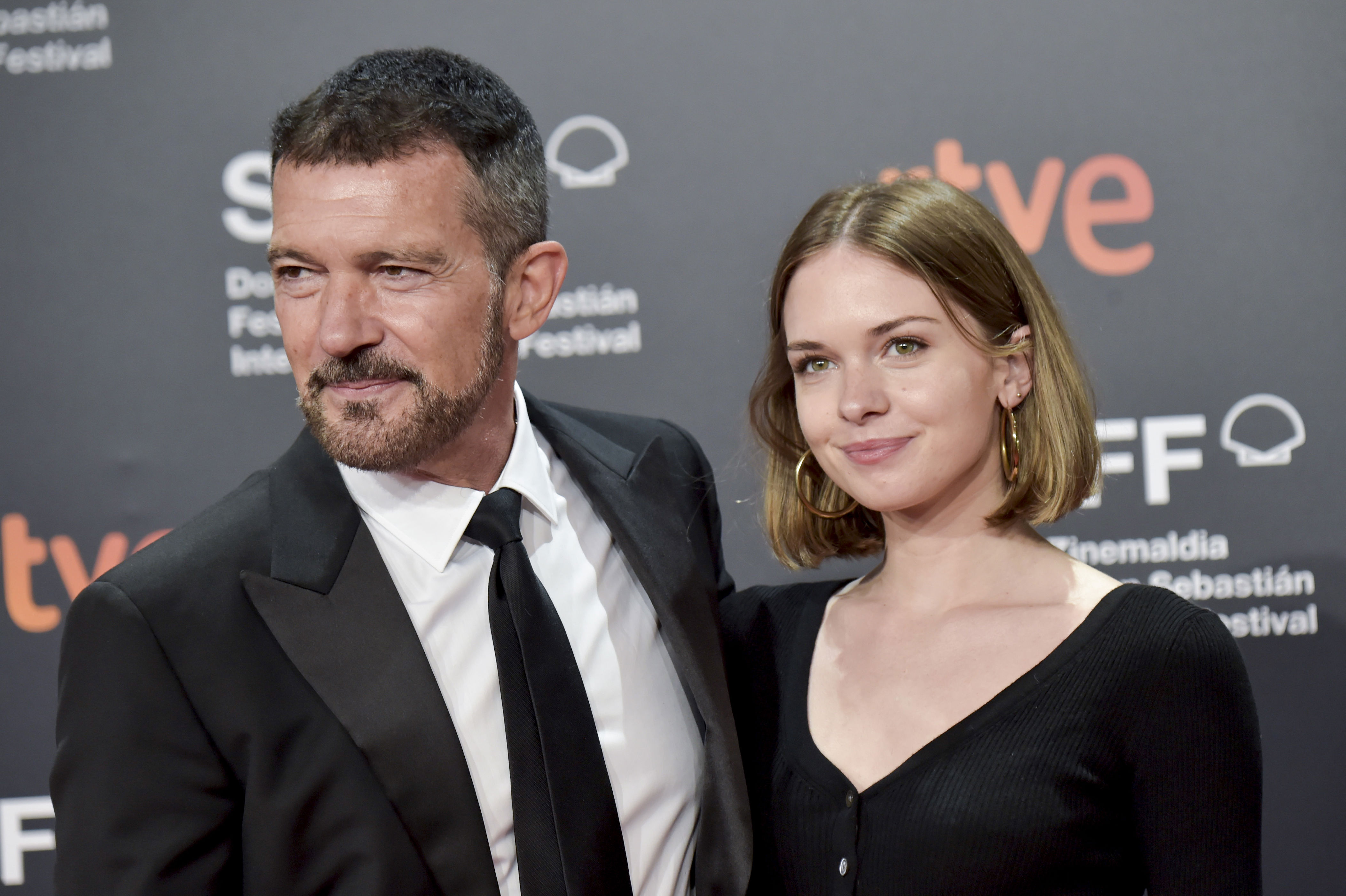 <p><a href="https://www.wonderwall.com/celebrity/profiles/overview/antonio-banderas-1193.article">Antonio Banderas</a> and daughter Stella del Carmen Banderas (who was born in 1996) attended the <span>69th San Sebastian Film Festival in Spain together on Sept. 17, 2021.</span></p>