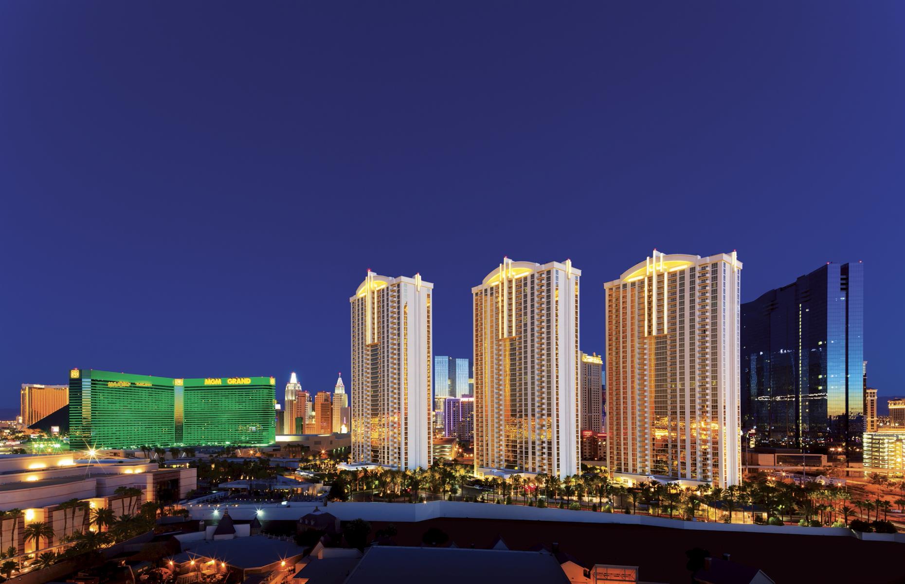 <p>The third largest hotel in the world and largest single hotel in the US, the dizzying MGM Grand lies at the southern end of super-hotel lined Strip with 6,071 rooms. It also has a 169,000 square-foot (51,511sqm) casino filled with 1,500 slot machines and 128 table games. You know you’re in for a grand old time, as soon as you walk through its front entrance, guarded by a 45-foot (14m) lion: it’s the largest bronze statue in the country.</p>