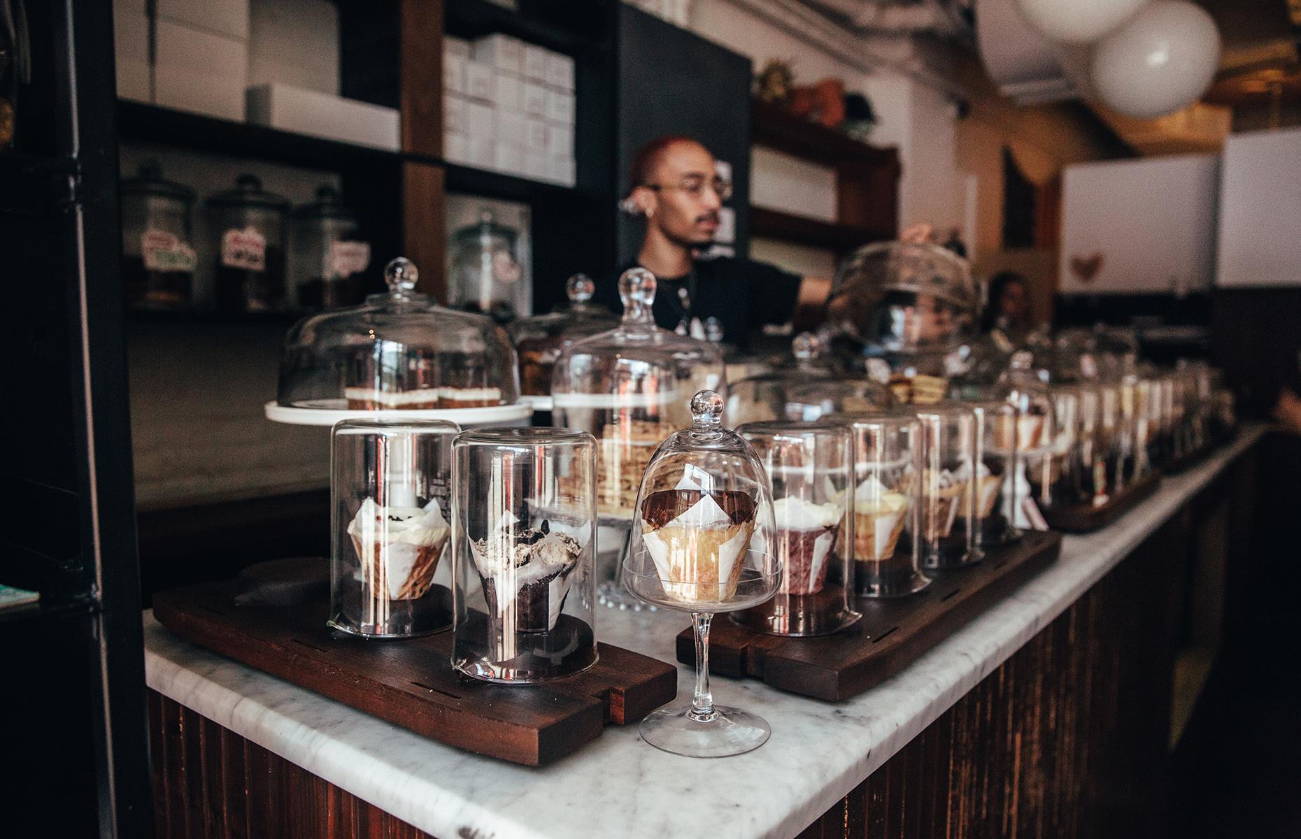 <p>It's almost impossible to choose just one cake in <a href="http://bakedandwired.com/">this bakery in America's capital</a>. From brownies to tray bakes layered with marshmallow, chocolate and caramel, the counter is packed with <a href="https://www.yelp.com/biz/baked-and-wired-washington">tempting treats</a> for humans. There are also plenty of dog treats, though, as this place loves pooches too. Get a box of their Zillabonez, which come in four different flavors, for the dog to snack on while you indulge. </p>