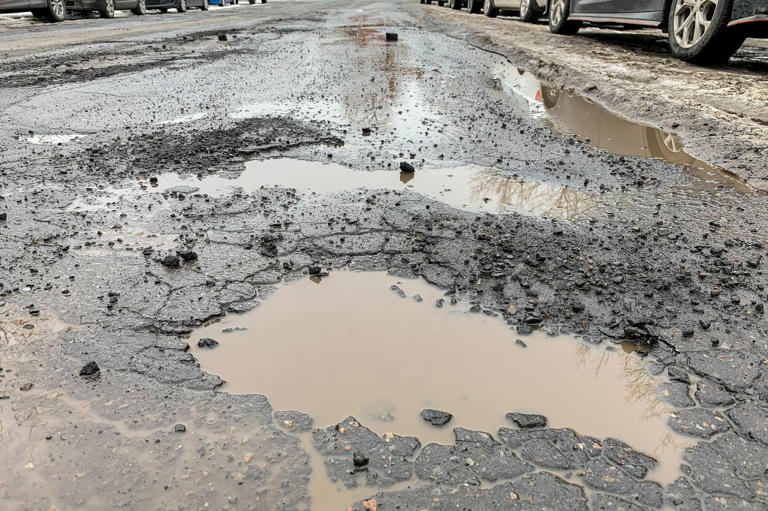 Data shows 2024 could be a record-breaking year in Manitoba for potholes