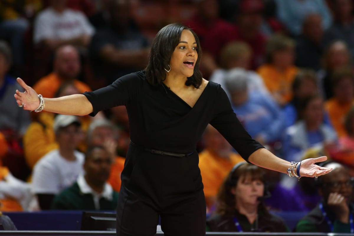 Aggies Coach Joni Taylor Wins Another Gold Medal 