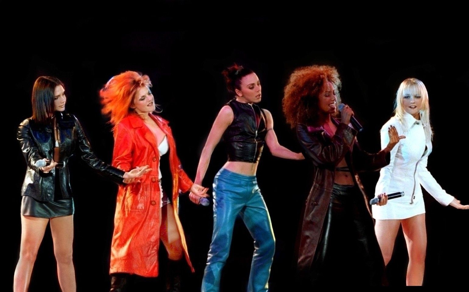 <p>The Spice Girls called it quits and stopped making music and touring in 2000 to focus on solo careers.</p>