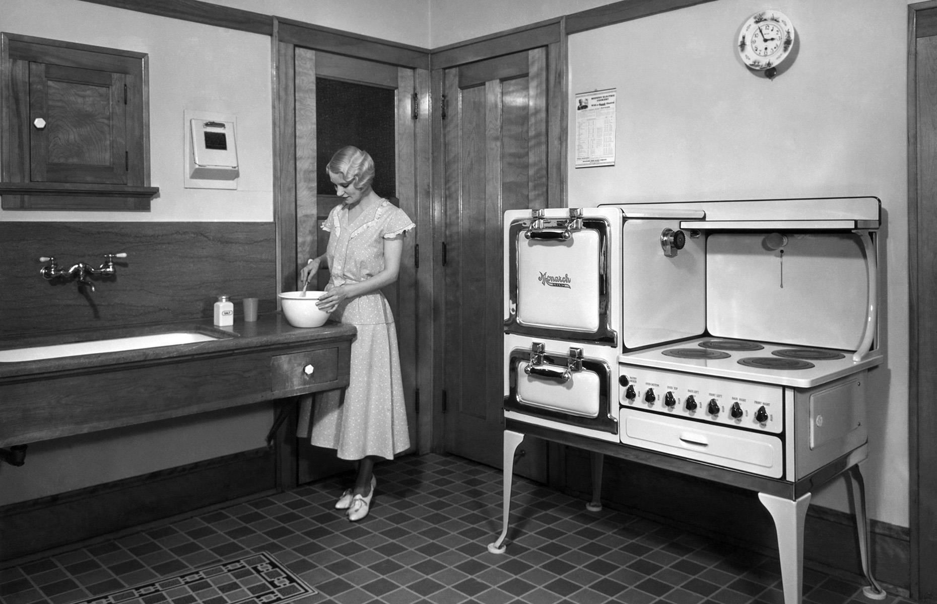 Amazing Photos Of American Kitchens Through The Ages