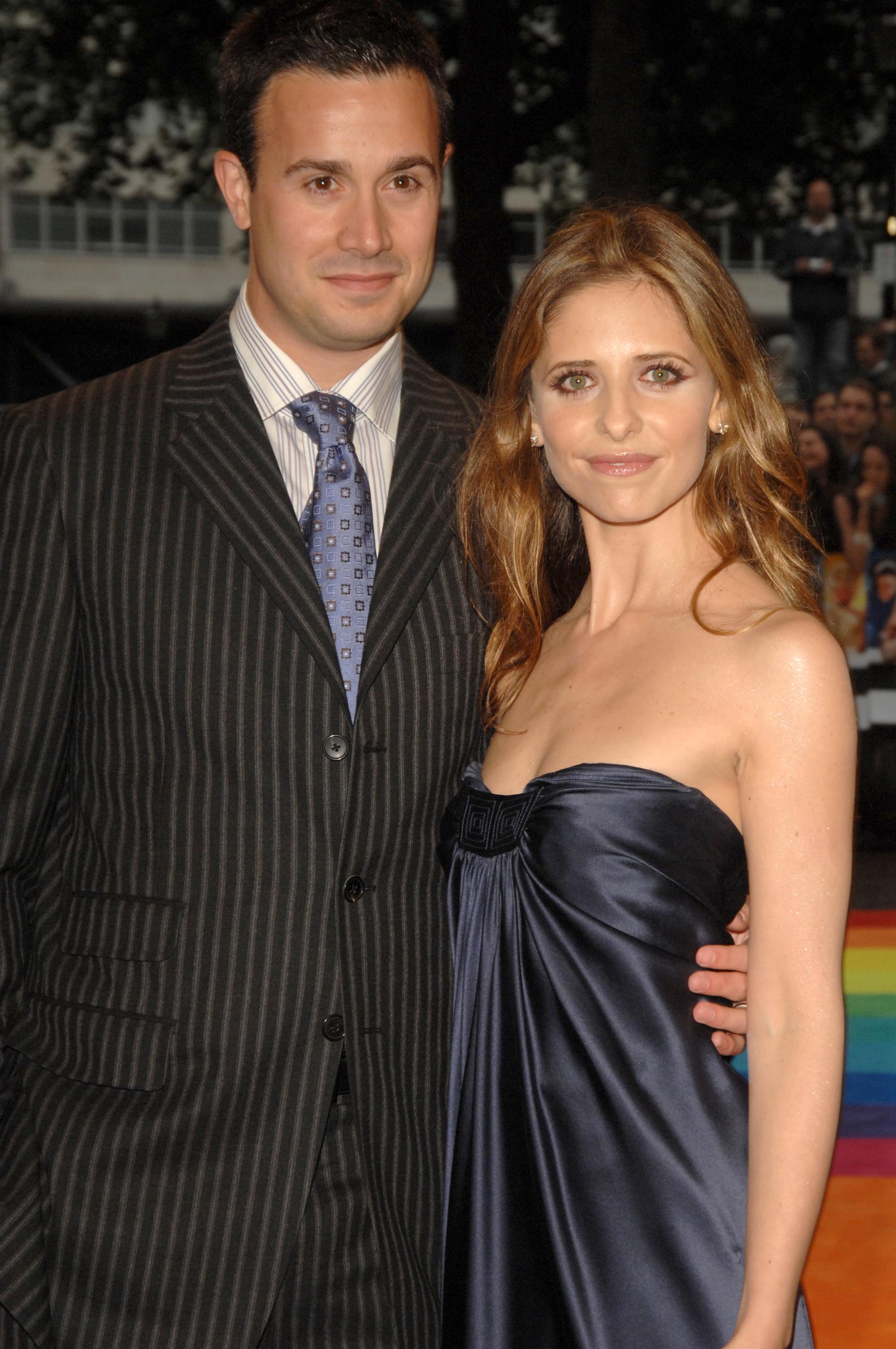 <p>Yes, <a href="https://www.wonderwall.com/celebrity/profiles/overview/sarah-michelle-gellar-396.article">Sarah Michelle Gellar</a> and Freddie Prinze Jr. met while making the campy 1997 teen horror classic "I Know What You Did Last Summer." But no, that's not when they started dating. That came three years later. "We had made plans for dinner [at a sushi restaurant] with a mutual friend and the person canceled," SMG told People after their 2002 wedding. "We decided to have dinner anyway and never looked back."</p>