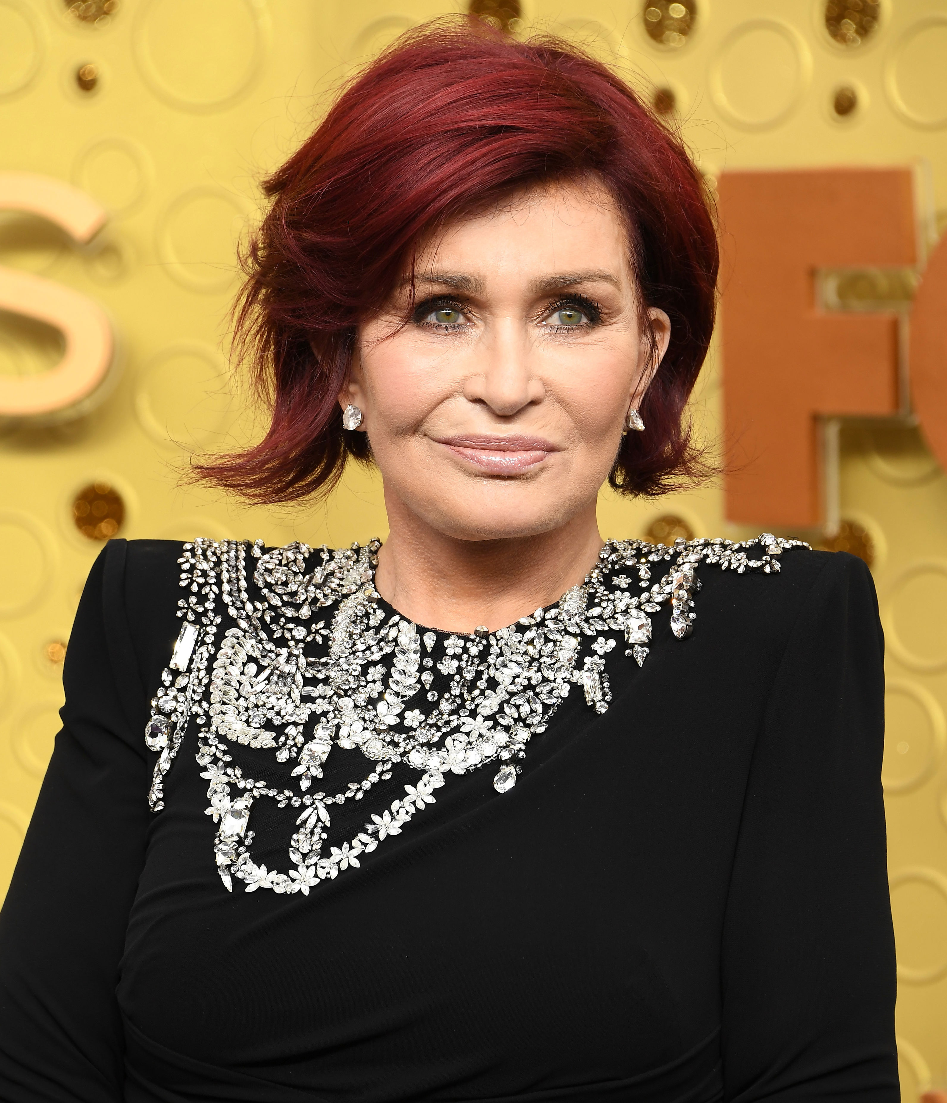 <p><a href="https://www.wonderwall.com/celebrity/profiles/overview/sharon-osbourne-1449.article">Sharon Osbourne</a> debuted the results of a summer facelift on the premiere of the 10th season of "The Talk" in September 2019 just five weeks post-op. She then showed off her new look on the red carpet at the <a href="https://www.wonderwall.com/awards-events/emmys/2019-emmy-awards-see-all-photos-red-carpet-3021170.gallery">2019 Emmys</a> days later (pictured). Sharon happily told viewers what she'd had done at 66: "I had my neck done, my jowls... [My surgeon] kind of pulled it from the top of my head and put an elastic band in it,'' she explained. "But everything was just lifted up. So it looks more refreshed." But just two years later, she had ANOTHER facelift, believed to be her fifth...</p>