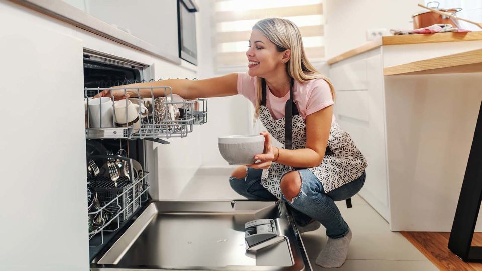 How To Clean A Dishwasher In 3 Easy Steps, According To Industry Experts