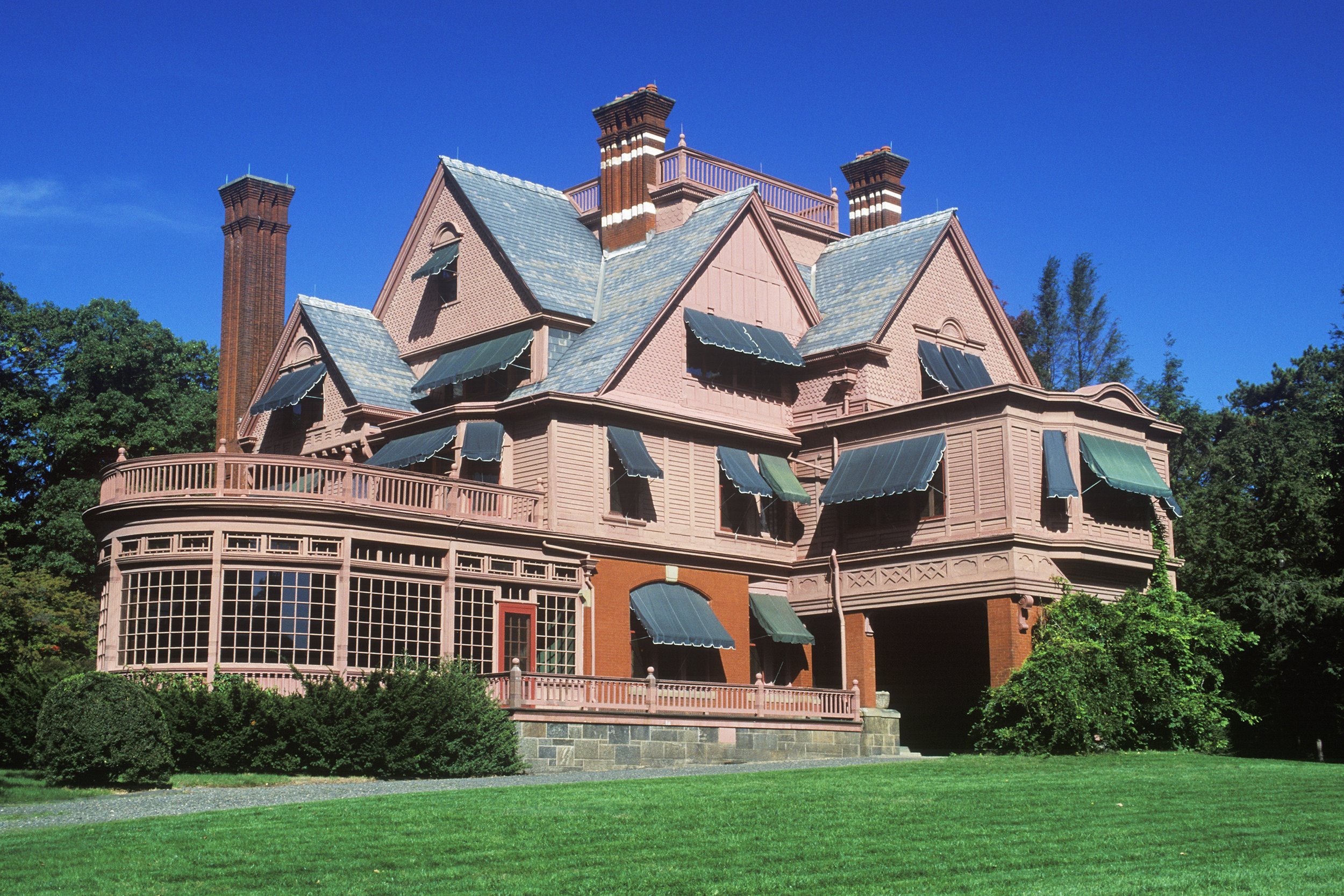 <p>This National Historical Park preserves <a href="https://www.nps.gov/edis/index.htm">Thomas Edison's home, laboratory, and estate</a> in West Orange. Entrance costs $15, and an audio tour is available for an additional $5. Tours of Edison's home, known as Glenmont, are normally offered on varying seasonal schedules and require tickets, which are limited and first come, first served. </p><p><b>Related:</b> <a href="https://blog.cheapism.com/suburban-cities/">The Most Affordable Suburbs That Still Offer City Amenities</a> </p>