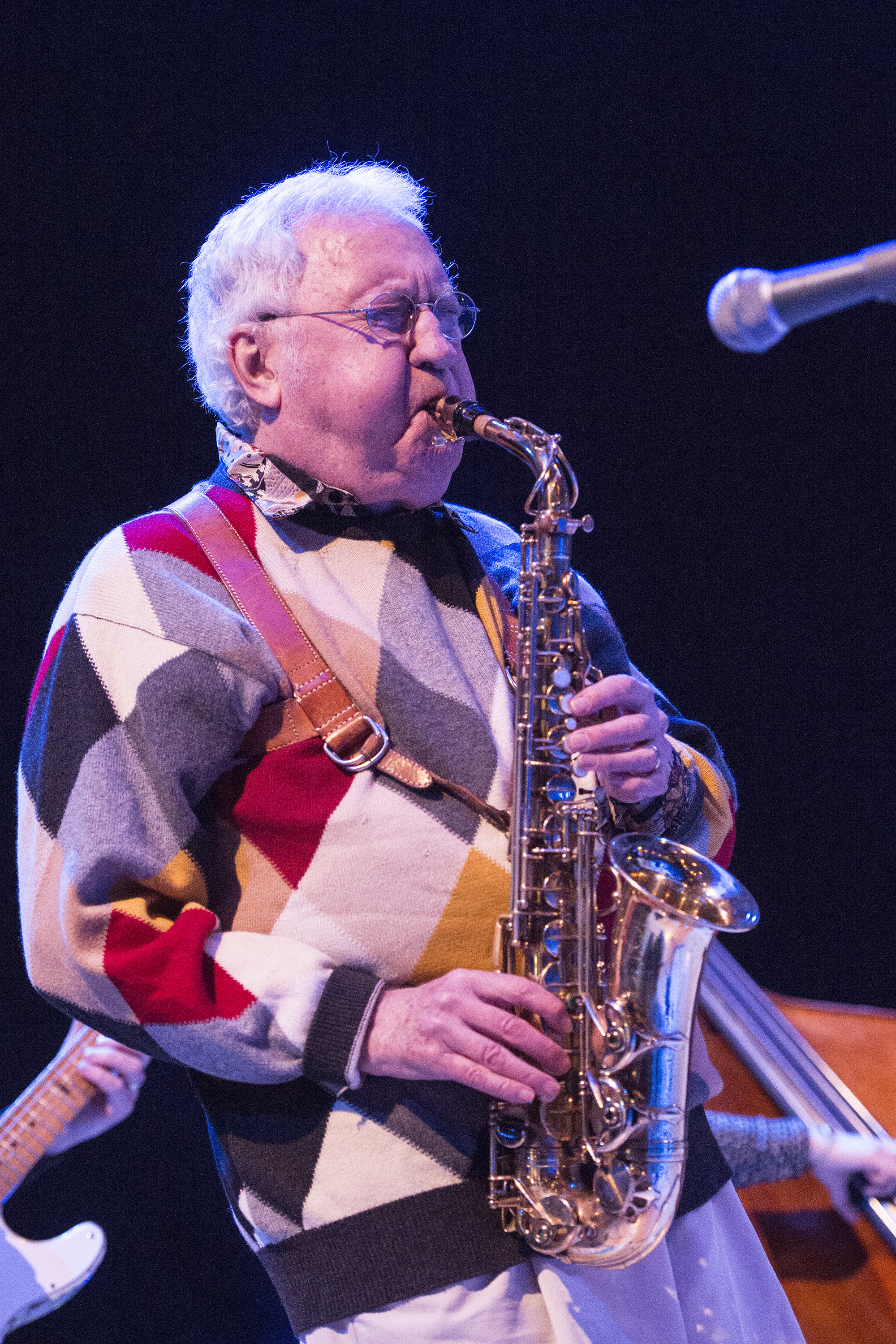 <p>Celebrated jazz saxophonist Lee Konitz died from pneumonia related to COVID-19 on April 15. He was 92. The musician, whose career lasted for seven decades, was the last surviving performer on Miles Davis' landmark "Birth of the Cool" album, Billboard reported.</p>