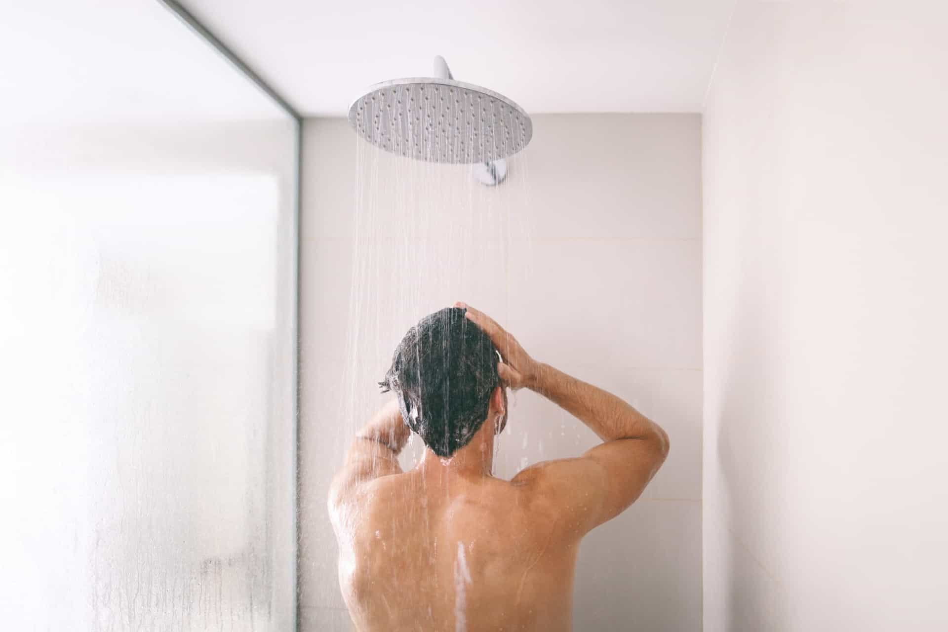 Taking shower перевод