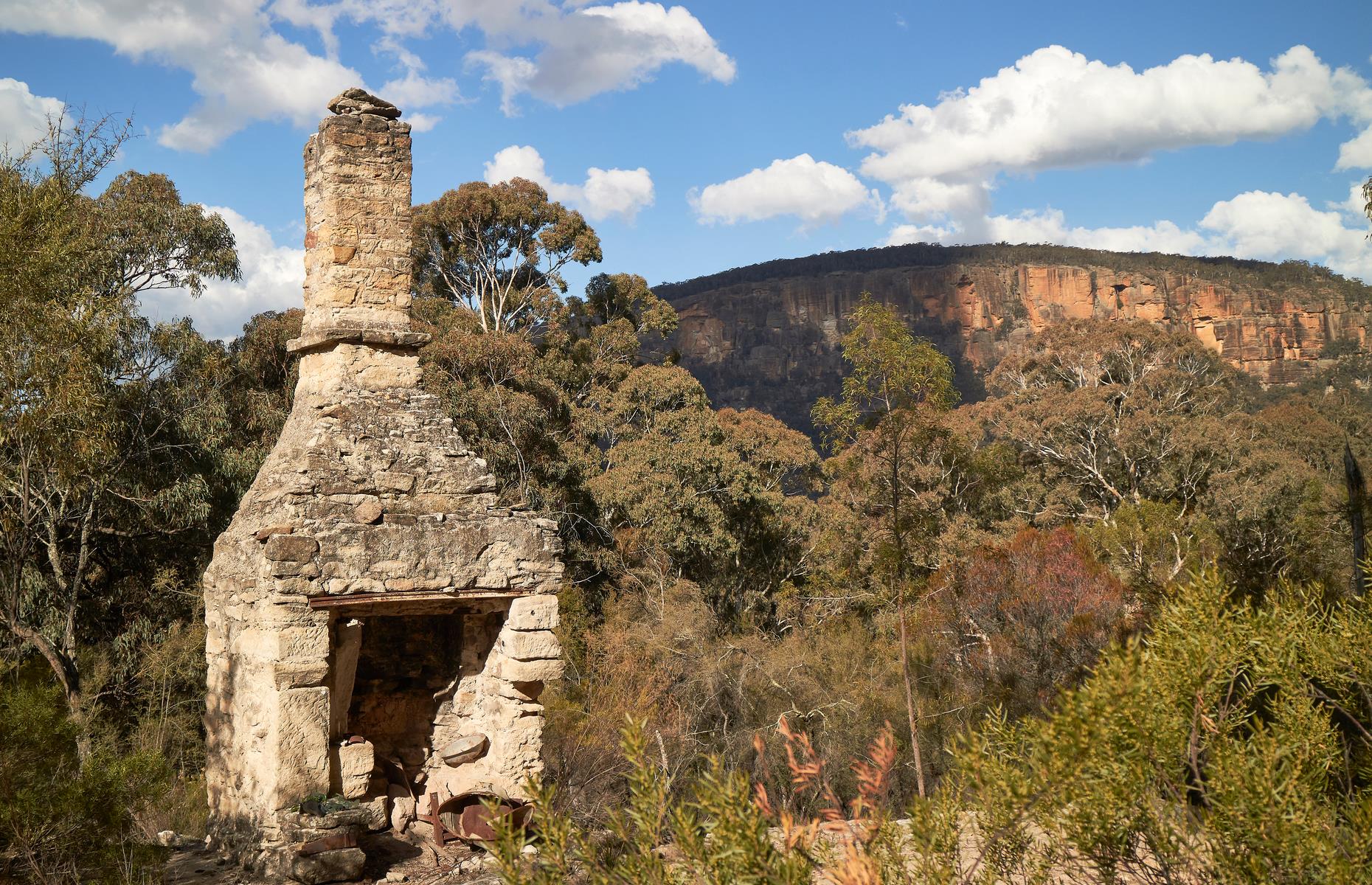 Peeping out from undergrowth of Capertee National Park are the ruins of old mining sites that once operated in this region west of the Blue Mountains. Today hikers can follow historic trails to admire the crumbling ruins and scenic mountain views. The Capertee Woolshed remains are also worth seeking out: the tumbledown corrugated iron structure is a striking remnant of the region’s pastoral past.